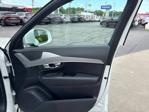 2023 Volvo XC90 B5 Core