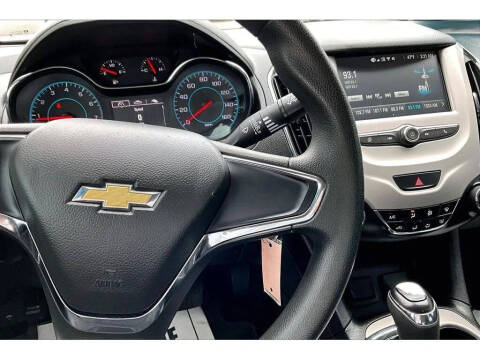 2017 Chevrolet Cruze LS Auto