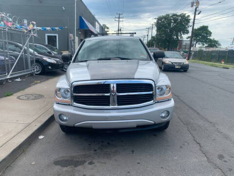 2005 Dodge Durango for sale at SUNSHINE AUTO SALES LLC in Paterson NJ