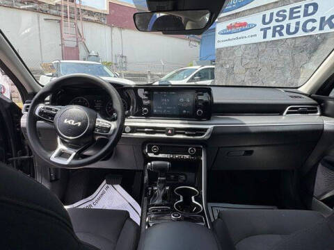 2022 Kia K5
