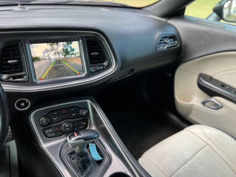 2015 Dodge Challenger SXT Plus