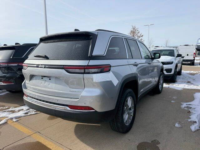 2025 Jeep Grand Cherokee Laredo