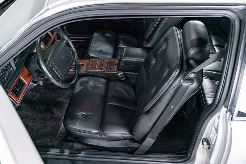 1990 Lincoln Mark VII Bill Blass