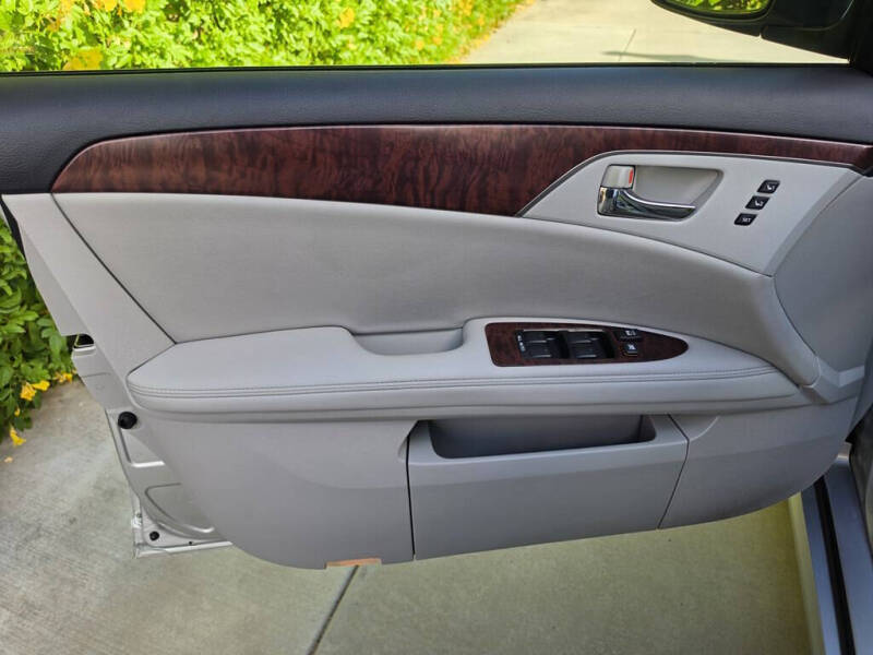 2011 Toyota Avalon Limited