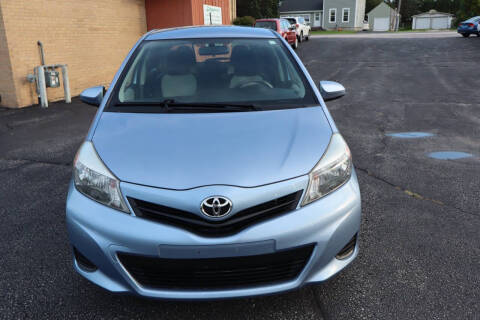 2014 Toyota Yaris 5-Door LE