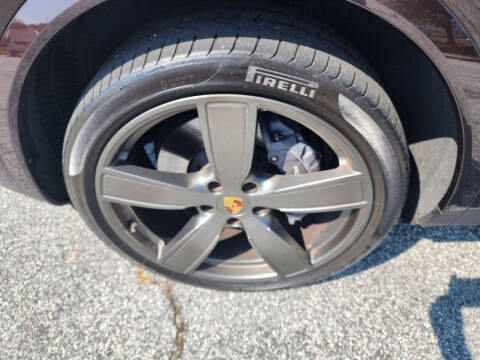 2023 Porsche Cayenne Coupe Platinum Edition