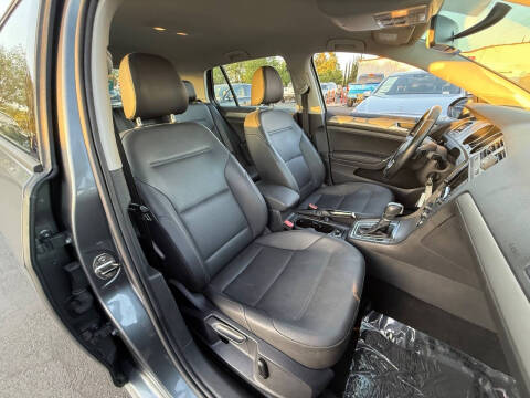 2015 Volkswagen Golf TSI SE