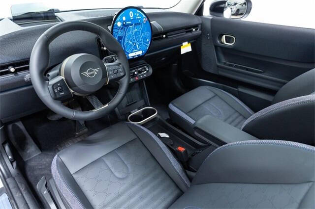 2025 MINI Hardtop 2 Door Cooper Signature Trim