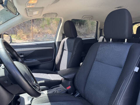 2016 Mitsubishi Outlander SE