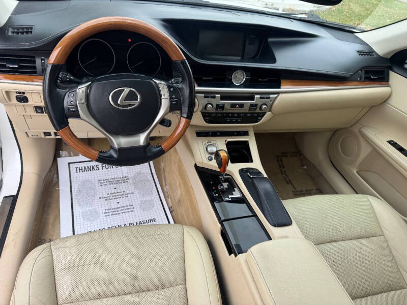 2015 Lexus ES 300h