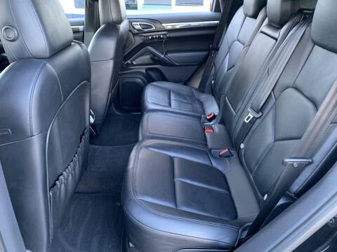 2014 Porsche Cayenne GTS