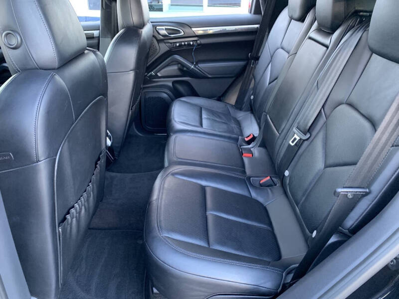 2014 Porsche Cayenne GTS