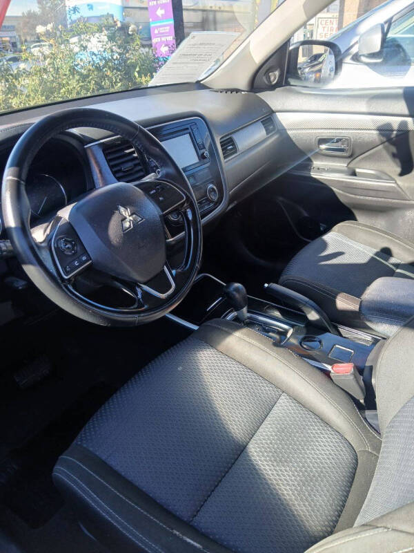 2017 Mitsubishi Outlander ES