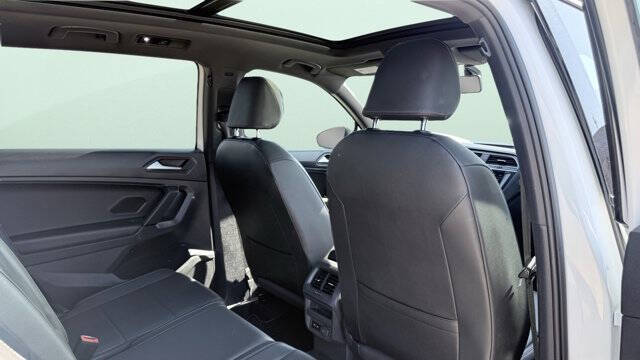 2019 Volkswagen Tiguan SEL R-Line Jet-Black