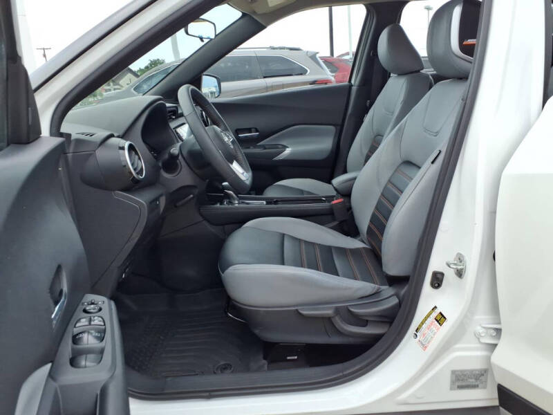 2024 Nissan Kicks SR