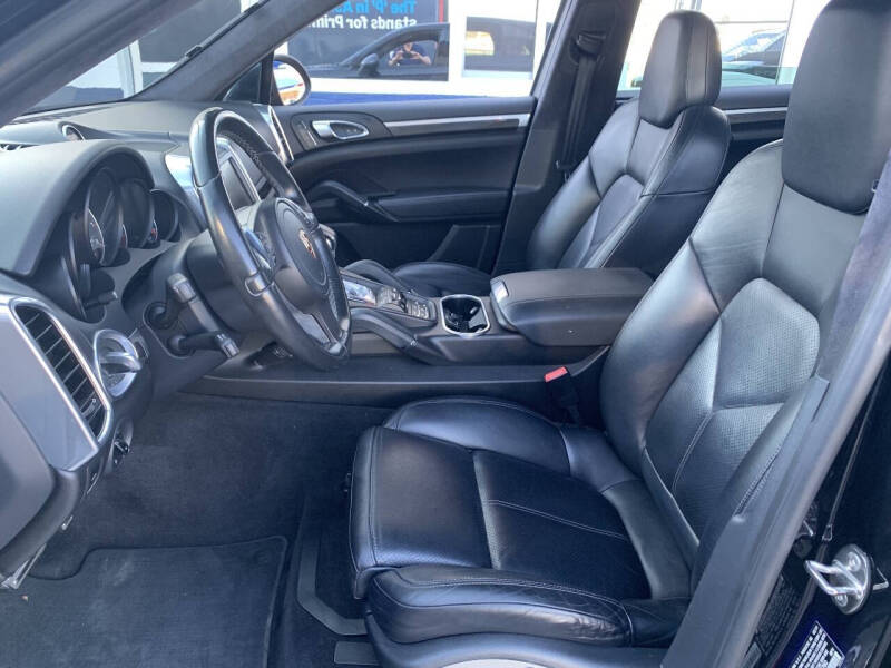 2014 Porsche Cayenne GTS