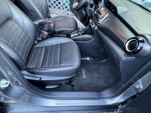 2020 Nissan Kicks SR