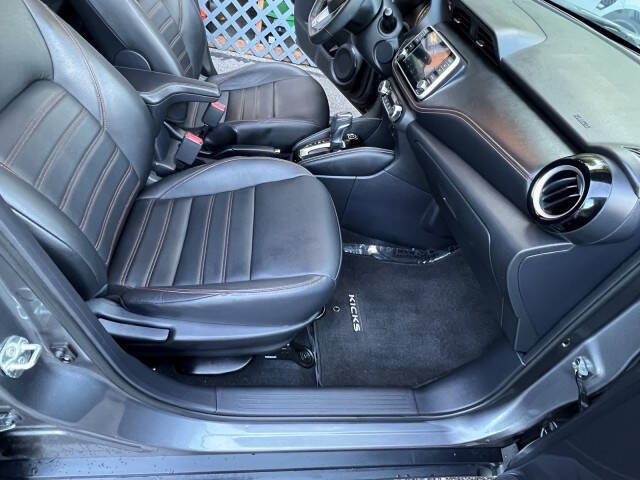 2020 Nissan Kicks SR