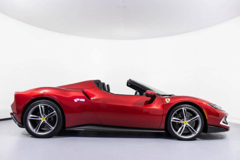 2023 Ferrari 296 GTS