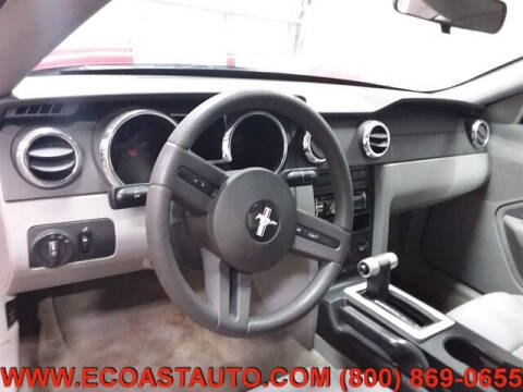 2005 Ford Mustang V6 Deluxe