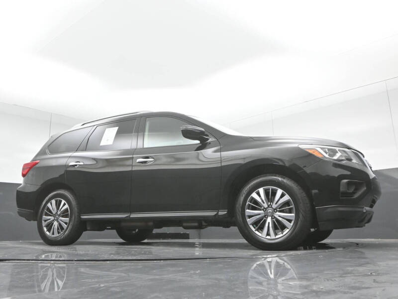 2020 Nissan Pathfinder SV