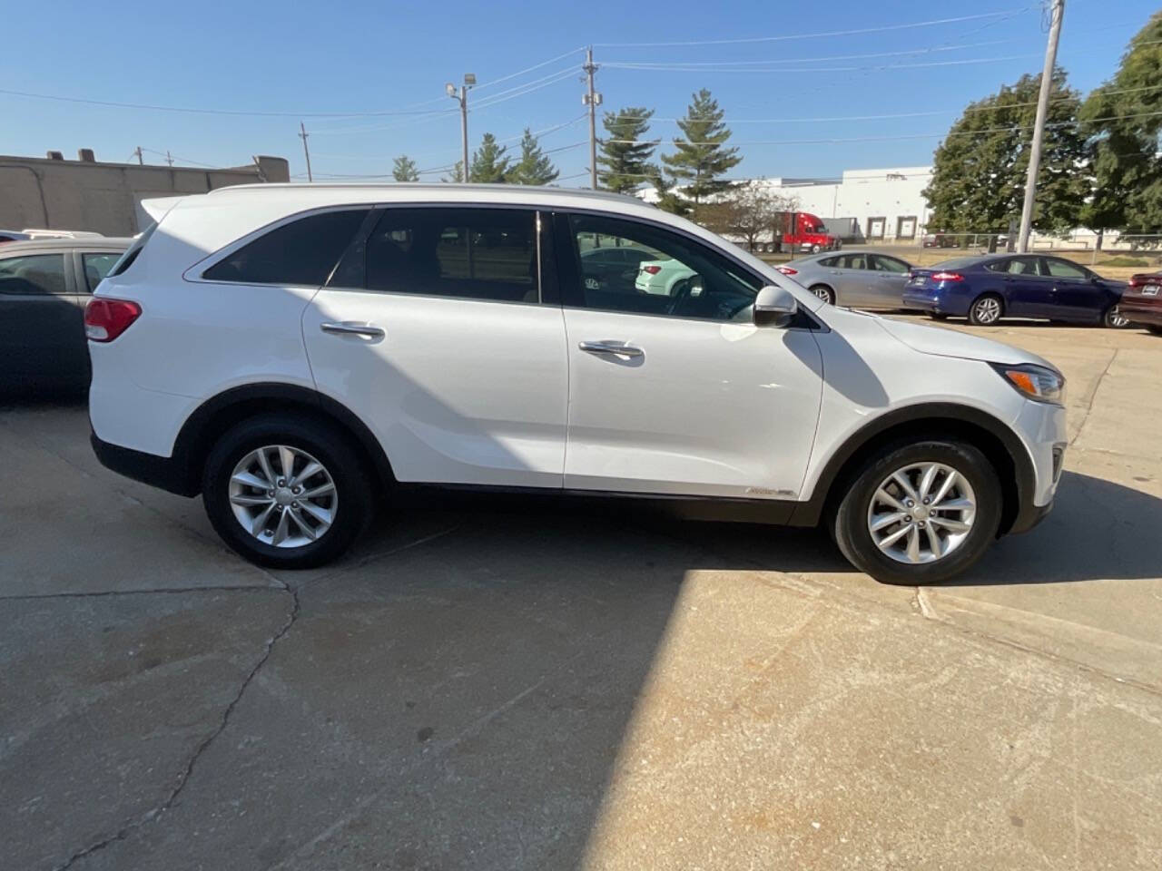 2016 Kia Sorento for sale at Auto Connection in Waterloo, IA