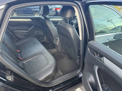 2012 Volkswagen Passat SE PZEV