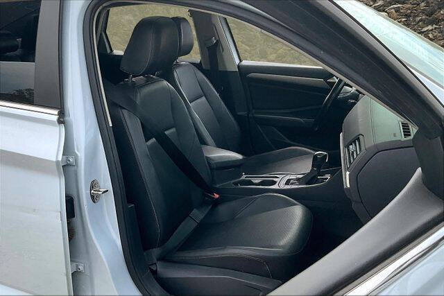 2019 Volkswagen Jetta R-Line