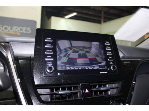 2022 Toyota Camry Hybrid SE Nightshade