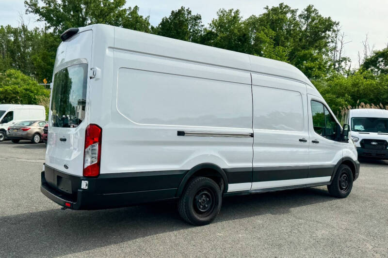 2022 Ford E-Transit 350