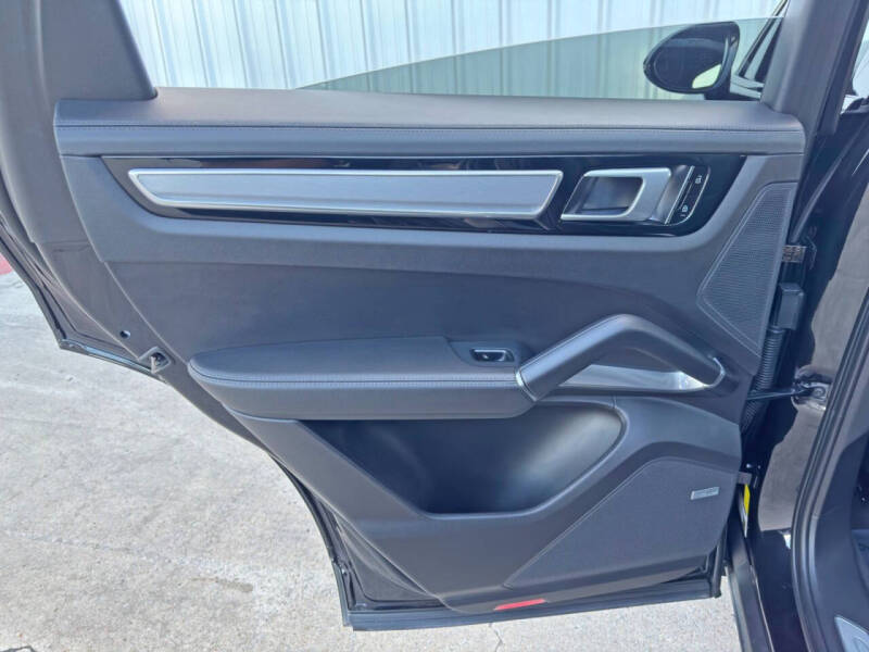 2021 Porsche Cayenne Turbo S E-Hybrid Coupe