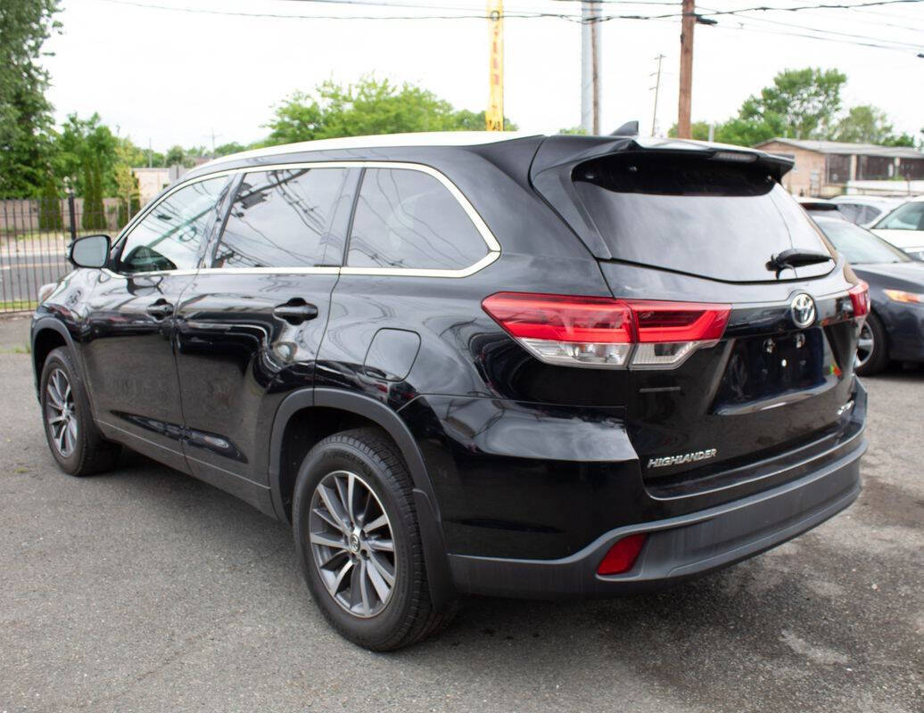 2017 Toyota Highlander for sale at Vrbo Motors in Linden, NJ