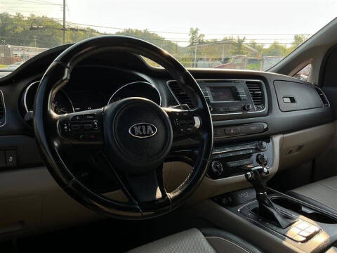 2017 Kia Sedona LX