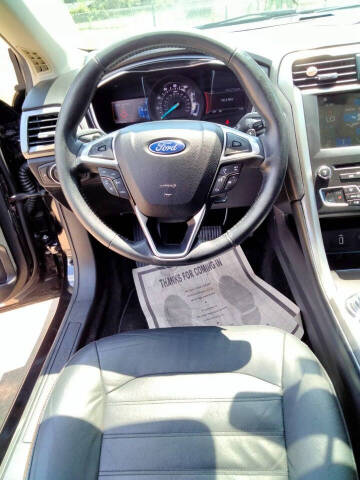2017 Ford Fusion SE