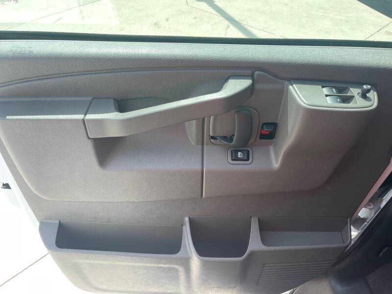 2024 Chevrolet Express LT 3500