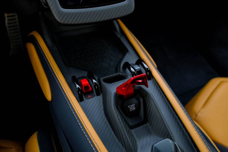 2025 Lamborghini Revuelto