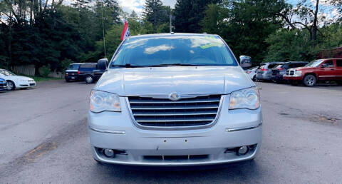 Minivan For Sale in Lansing, MI - Castle Cars Inc.