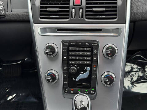 2017 Volvo XC60 T6 Dynamic