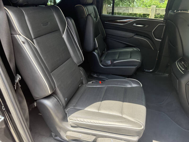 2022 Cadillac Escalade ESV Premium Luxury