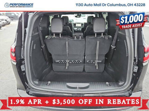 2026 Chrysler Pacifica Select