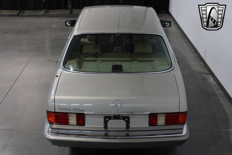 1988 Mercedes-Benz 560-Class 560 SEL
