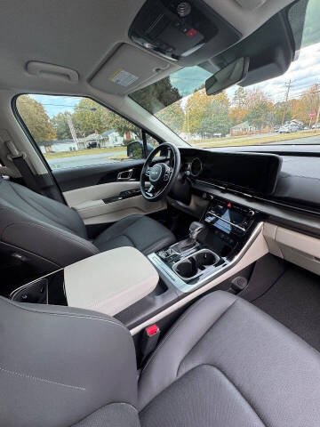 2024 Kia Carnival EX