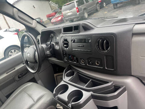 2009 Ford E-Series E-150 XL