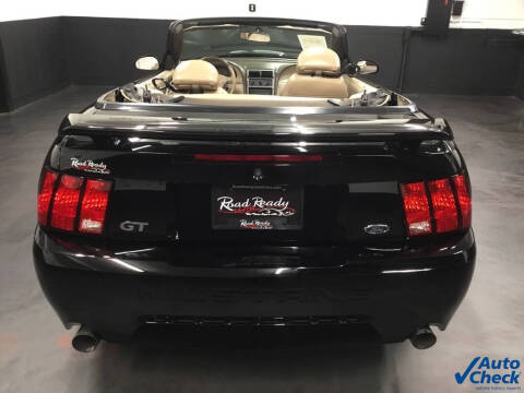 2004 Ford Mustang GT Deluxe