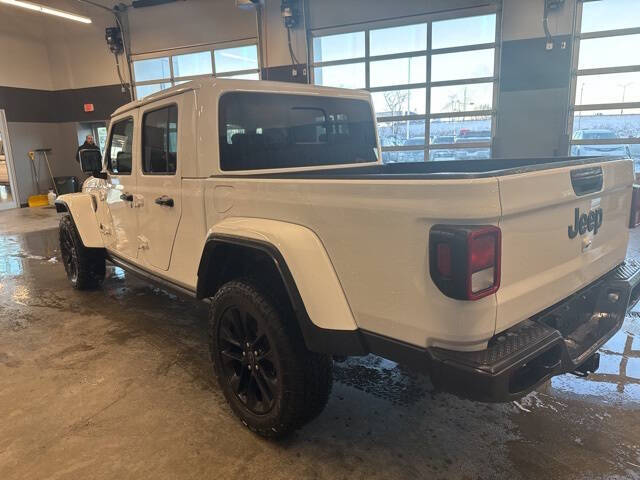 2024 Jeep Gladiator NightHawk