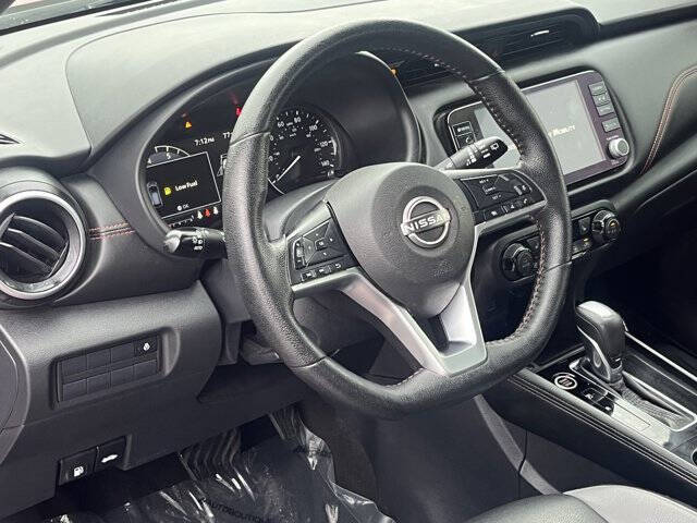 2023 Nissan Kicks SR