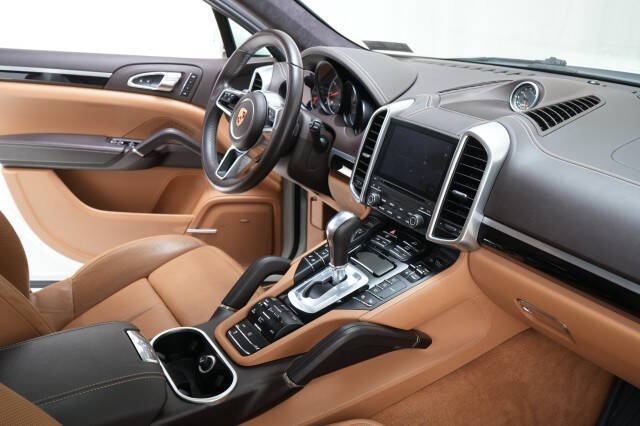 2017 Porsche Cayenne Turbo