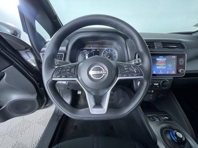2025 Nissan LEAF S