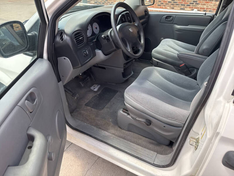 2005 Dodge Caravan SE