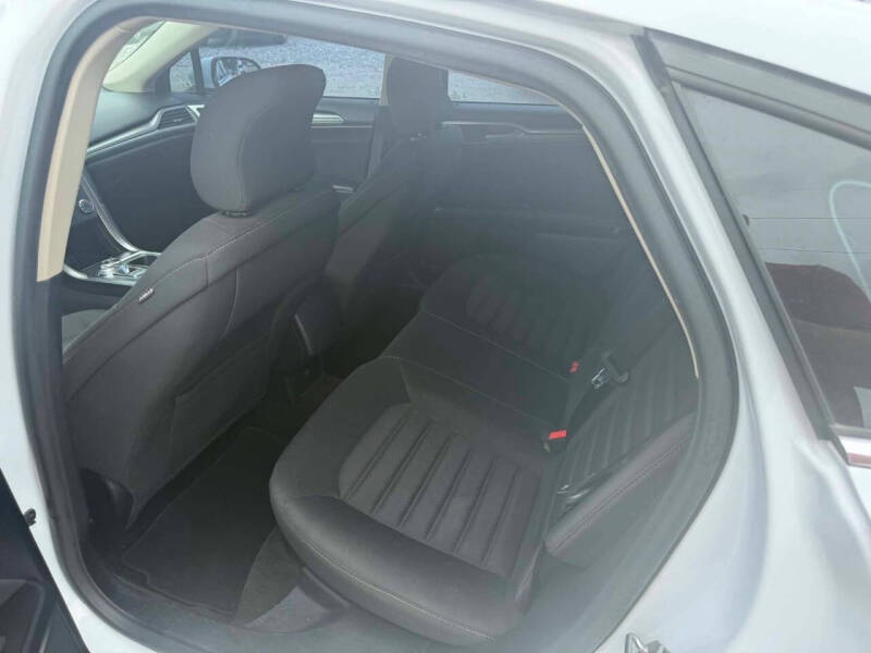 2017 Ford Fusion SE